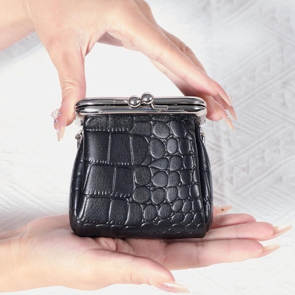 NEW Croc Embossed Mini Kiss Lock Crossbody Bag Chain Strap Black Silver Goth - Picture 3 of 8